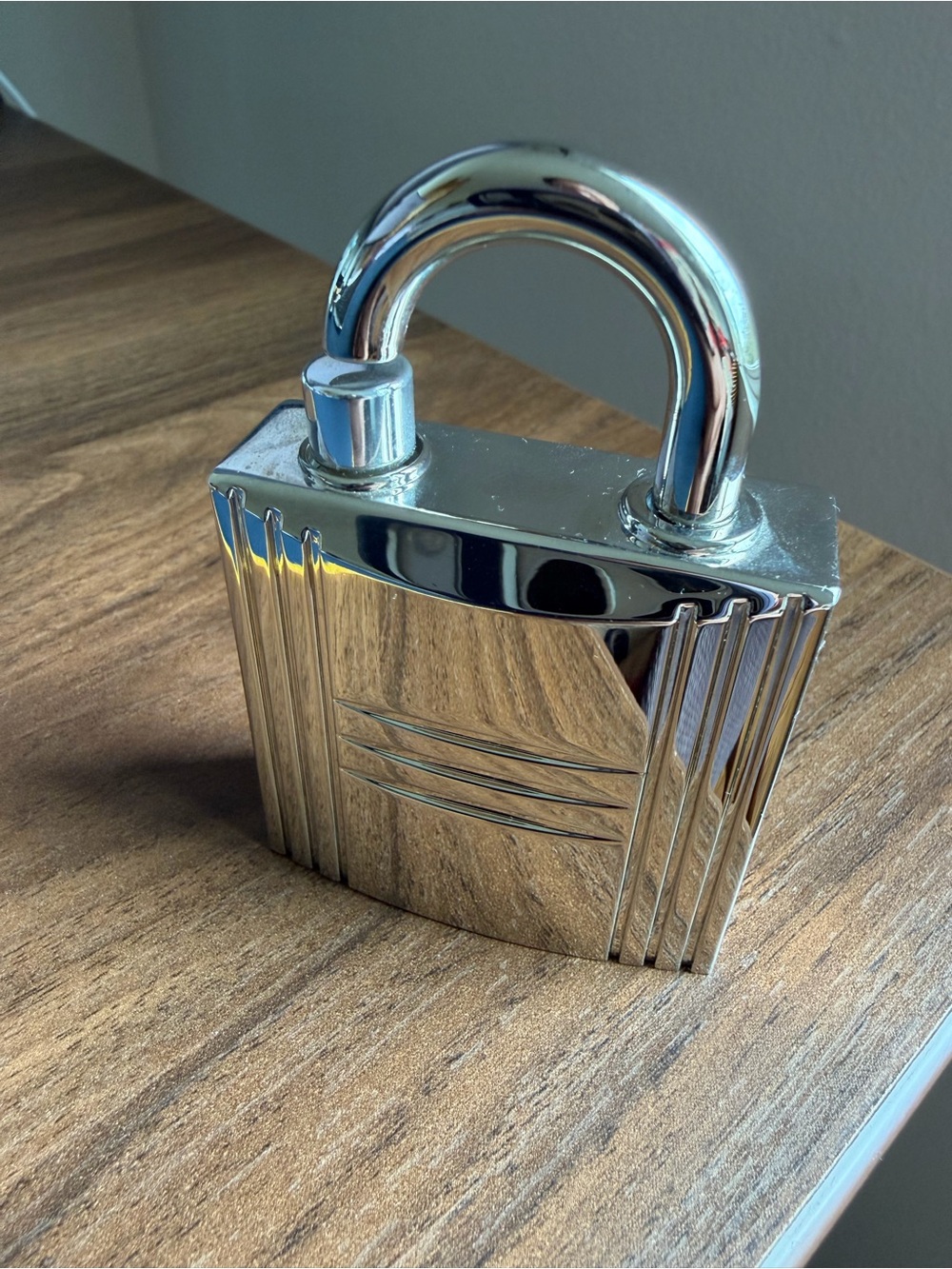 Hermes silver perfume “jewel lock” Kelly Caleche - Picture 3 of 5